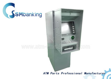 A máquina do ATM parte o anteparo Thround do NCR SelfServ 6626 a máquina do NCR da parede
