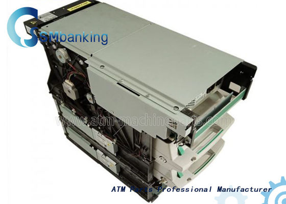 A máquina do ATM parte o distribuidor de NMD com boa qualidade