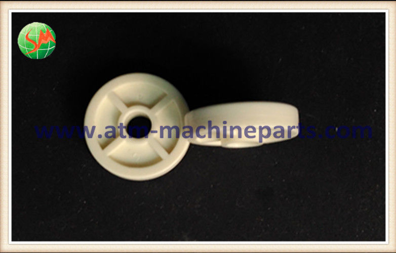 Rolo plástico de leitor de cartão de Sankyo na cor branca para o modelo do NCR 58xx 66xx